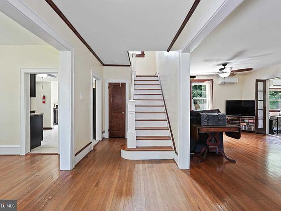 4th image of 6554 Collins Ave