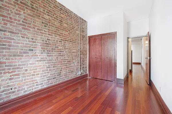 Rented by Compass | media 7