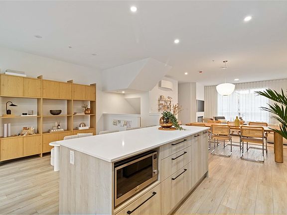 3rd image of 368 Tradewinds Ave #107