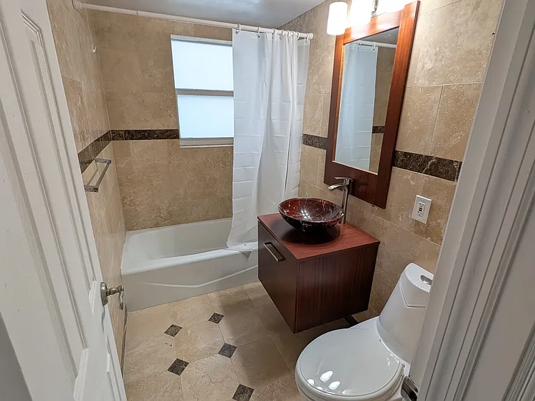 Montego Apartments — Photo 10