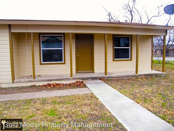 2nd image of 209 Margaret Lee St