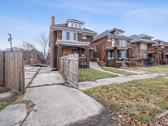 2nd image of 3794 Blaine St