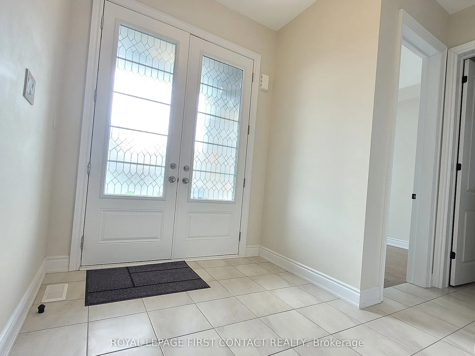 5 bed, $3,500 — Photo 2