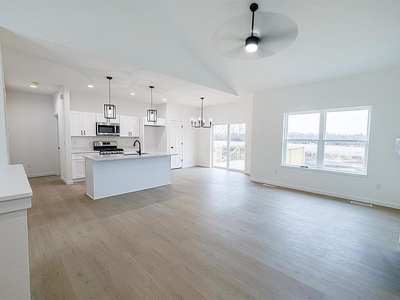 3rd image of 2050 Arbor Ridge Way