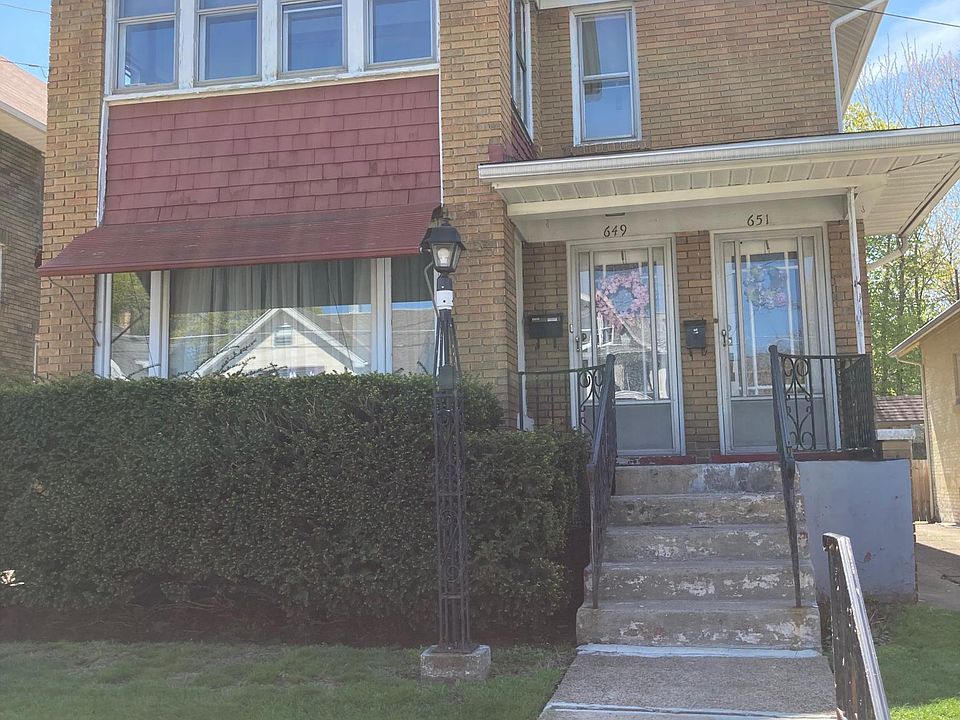 1st image of 651 W 21st St