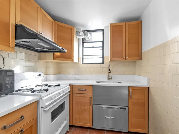 107-40 Queens Boulevard image 17 of 20