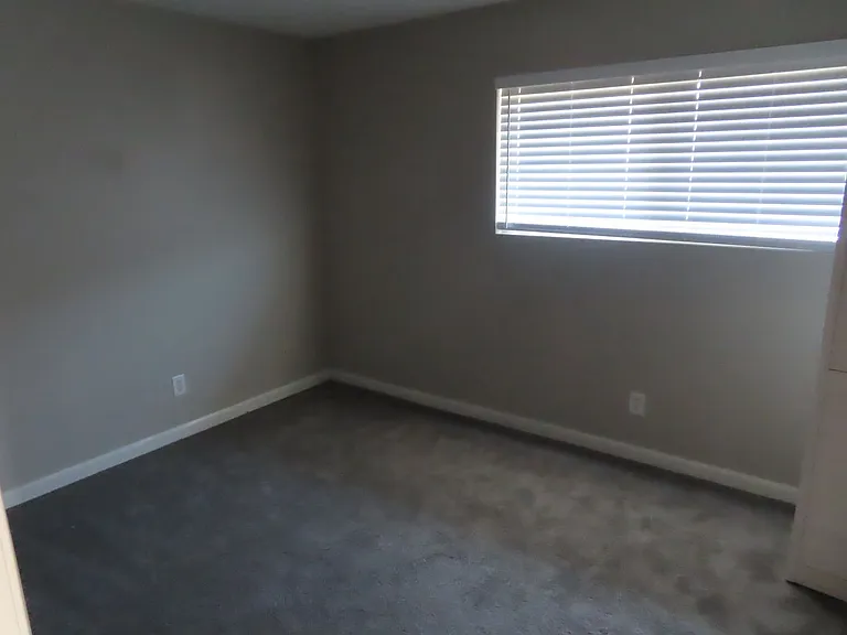 4912 Tyler St — Photo 15