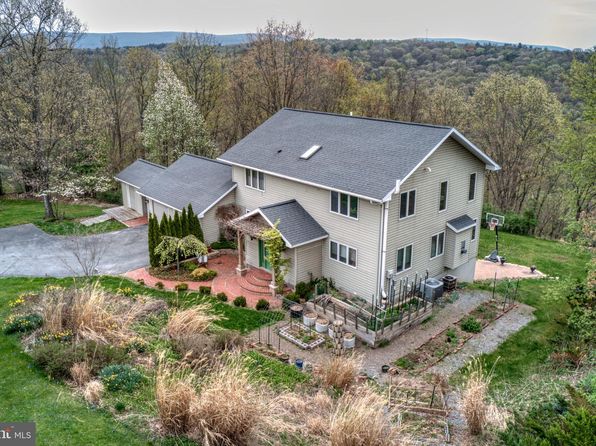 2312 Teaberry Ln, Lock Haven, PA 17745