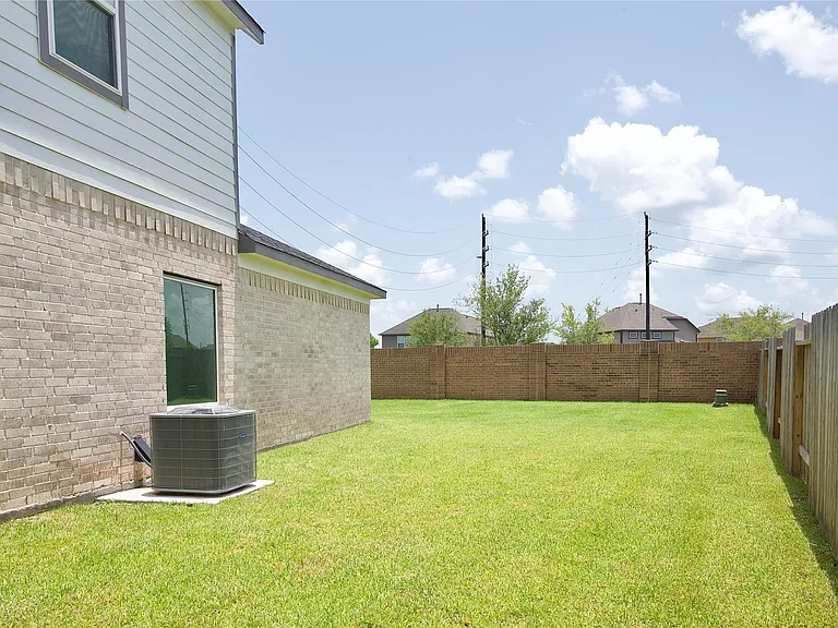 3207 Tilley Dr — Photo 40