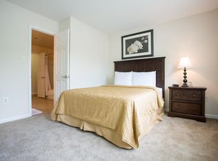 5706 Woodlawn Green Cir APT F, Alexandria, VA 22309