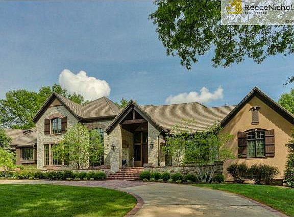 2nd image of 8919 Catalina Dr