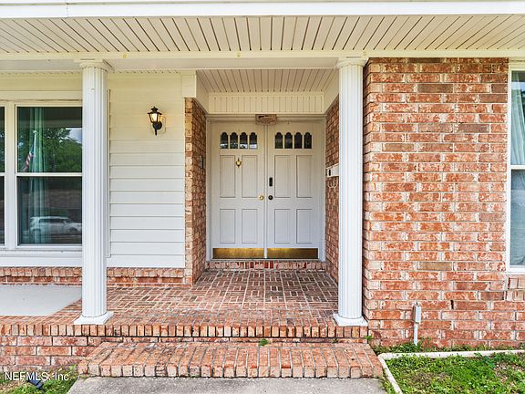 4th image of 1055 PARKRIDGE Circle W
