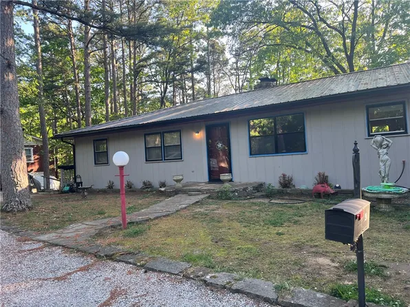 40 E Mountain Dr, Eureka Springs, AR 72632