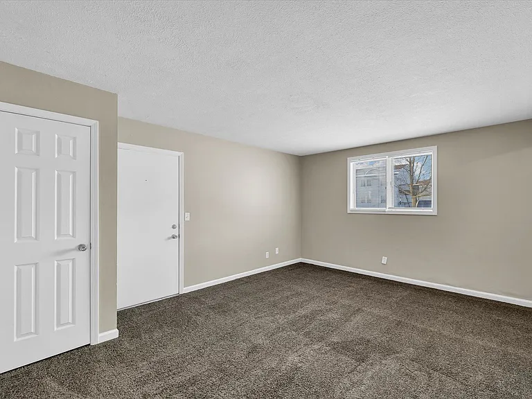 308 College Park Dr — Photo 3