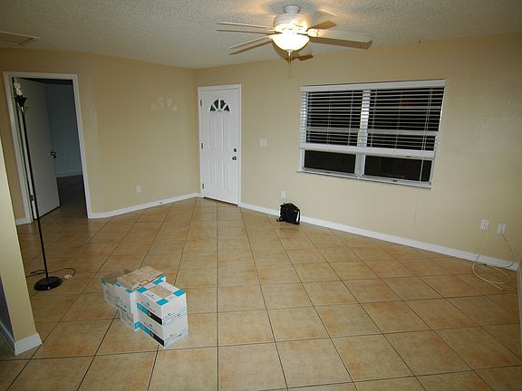 5th image of 320 7th St N APT C