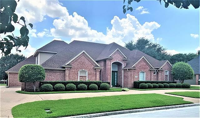 1st image of 903 Glen Abbey Dr