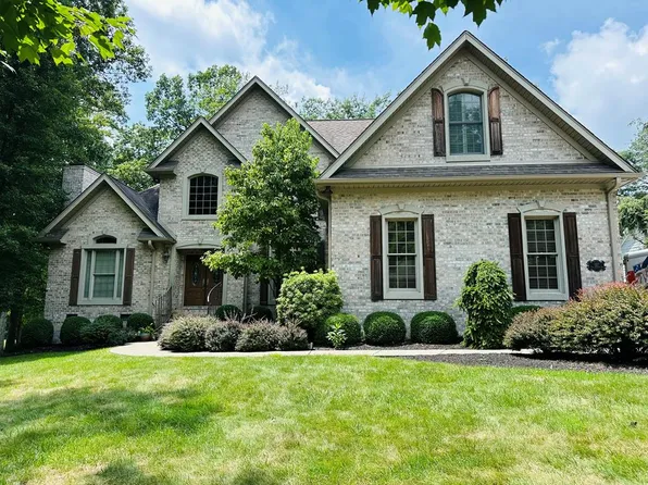 107 Far Country Dr, Daniels, WV 25832
