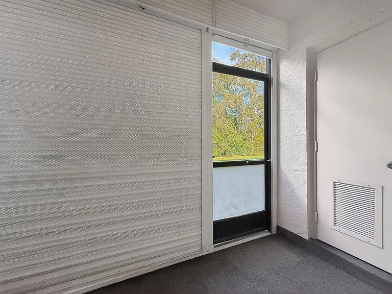 10409 NW 11th St #105 — Photo 11