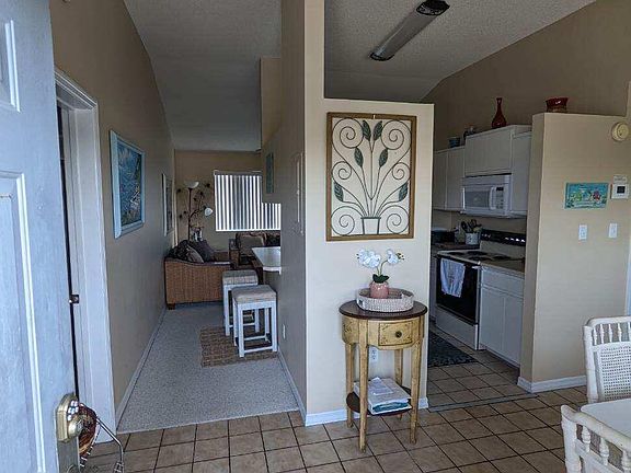 5th image of 430 Beach Park Ln #176