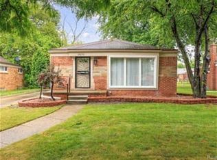 24270 Scotia Rd, Oak Park, MI 48237