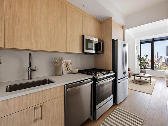 3rd image of 8 Spruce St APT 43E