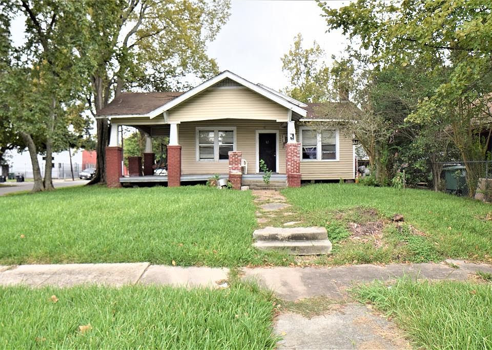 1st image of 4742 Park Dr