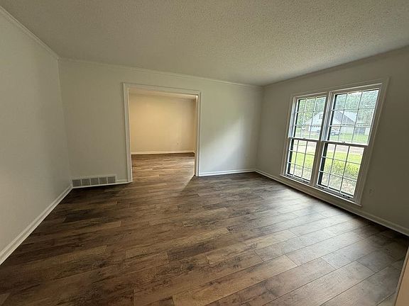 5th image of 7637 Cross Village Dr