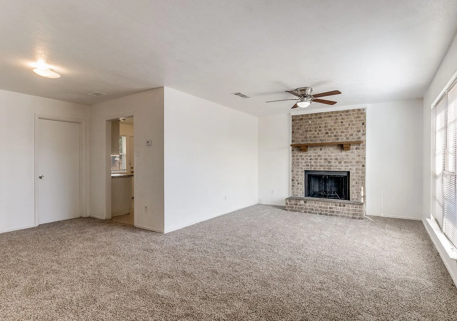 2321 Colonial Drive — Photo 4