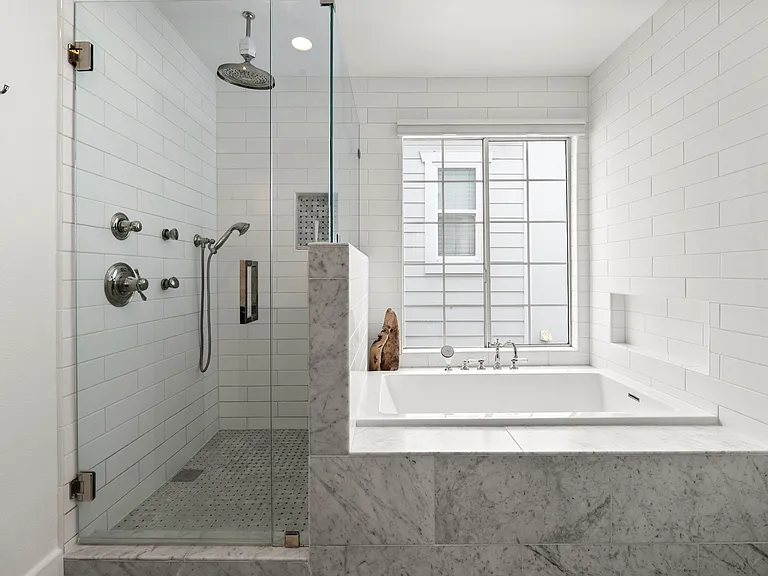 709 W Balboa Blvd — Photo 29