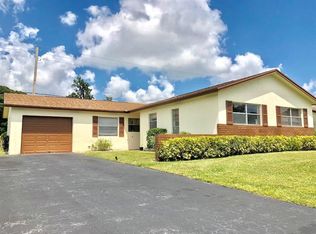 6101 Rainbow Cir, Greenacres, FL 33463