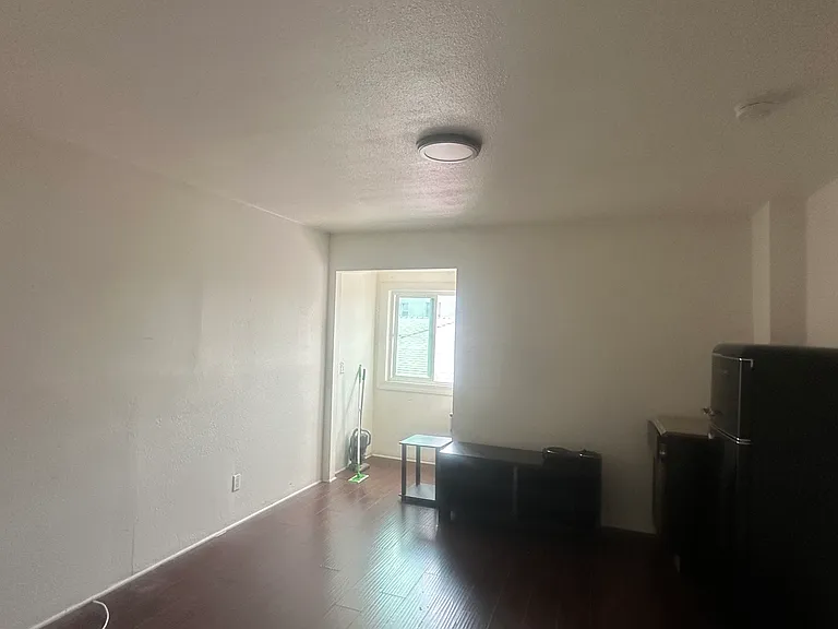2535 Hauser Blvd #D — Photo 6