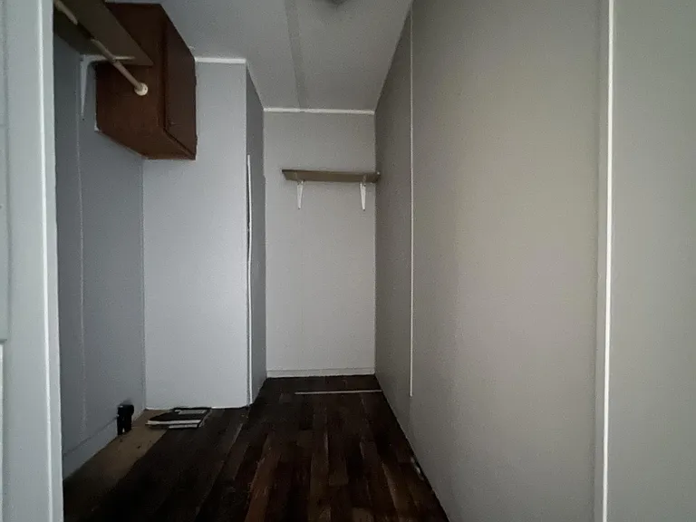 185 Middle Ave — Photo 11