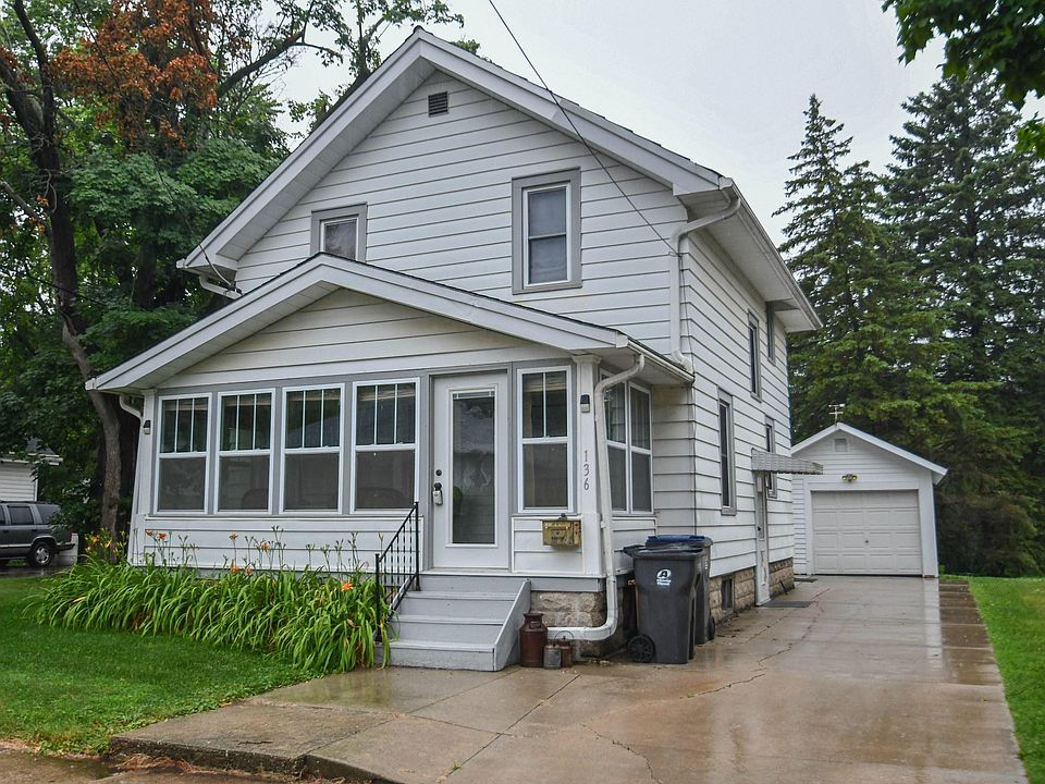 1st image of 136 Waverly Pl