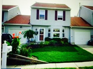 23 Blue Jay Dr, Clementon, NJ 08021