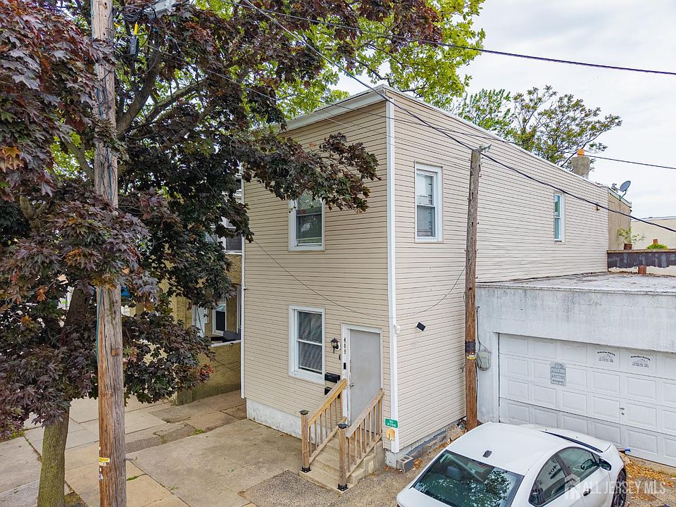 1st image of 409 Ogden Pl