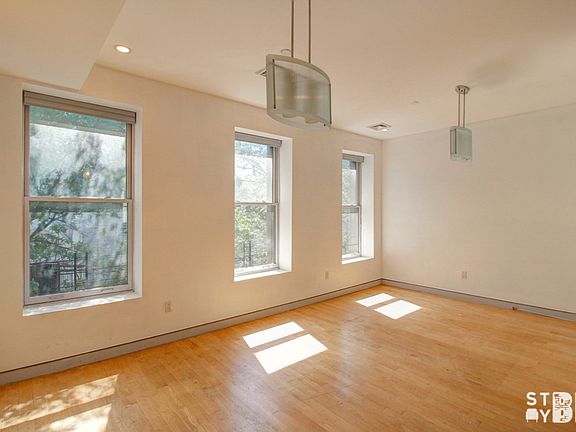 2nd image of 230A 6th Ave #2B