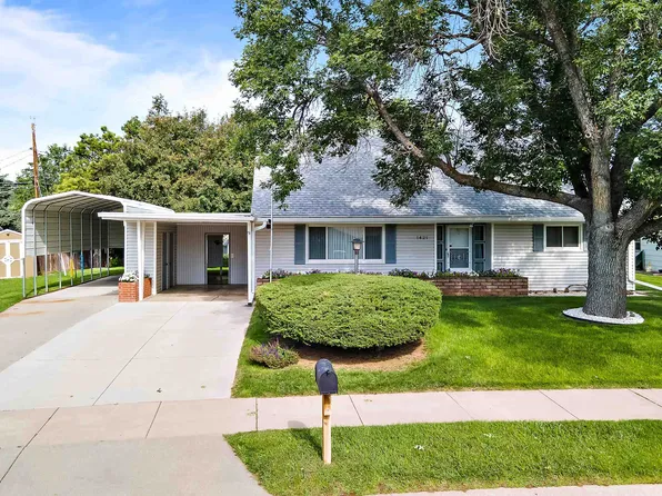 1421 Minuteman Dr, Rapid City, SD 57701
