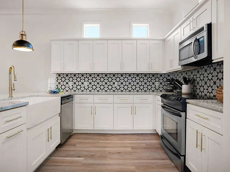 Fully equipped kitchen