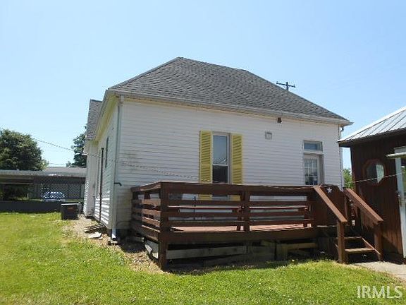 2nd image of 102 E Poplar St