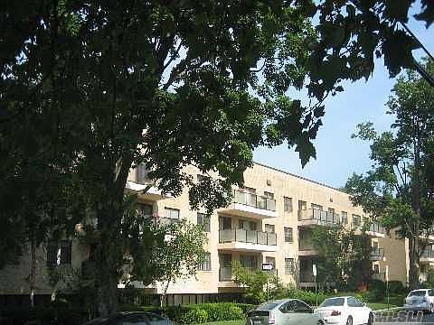 1st image of 22 Park Pl APT 2N