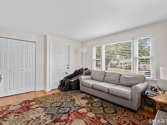 5th image of 214 Country Rd