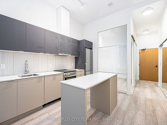 5th image of 8 Tippett Rd #105