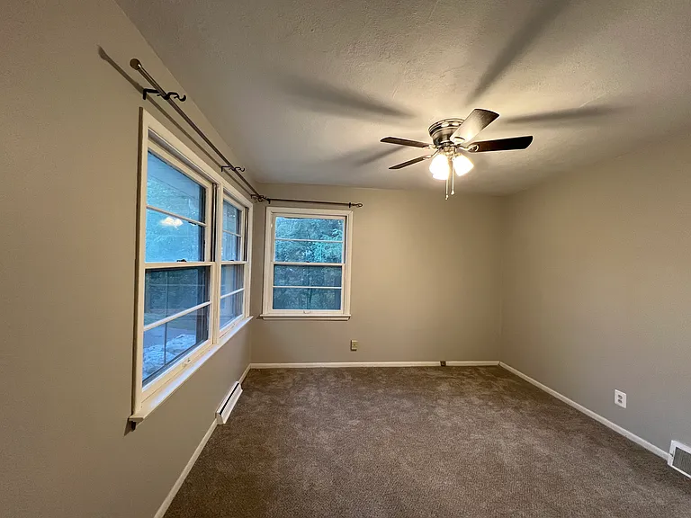 4 Mandalay Dr — Photo 9