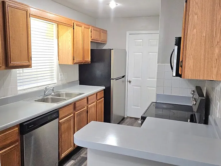 152 S Fairfield Dr — Photo 11