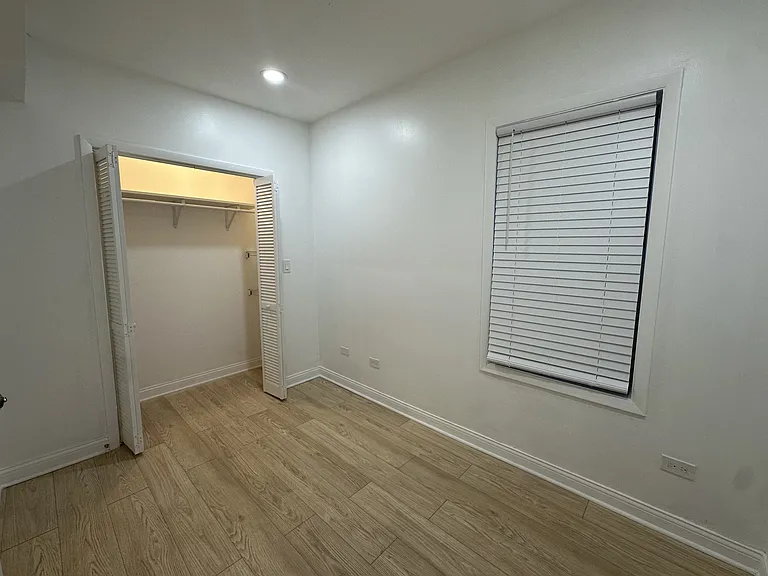1507 W Nelson St #1 — Photo 7