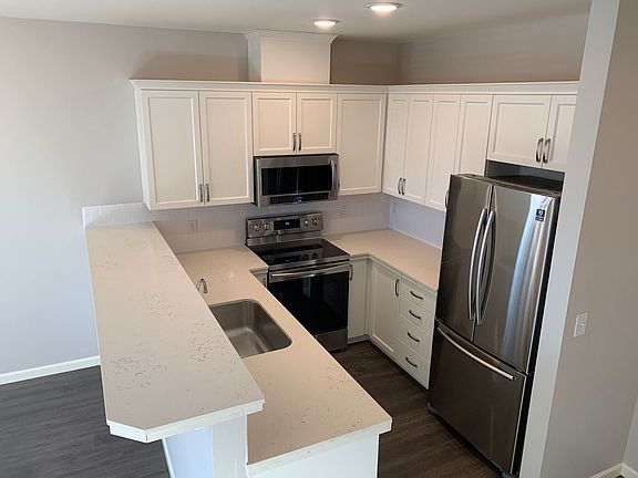 3rd image of 6580 N Greenwich Ave #8