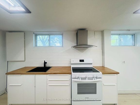 5th image of 7 Snowhill Cres