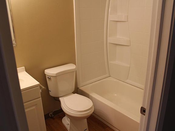 5th image of 1492 Hobart Ave APT 3
