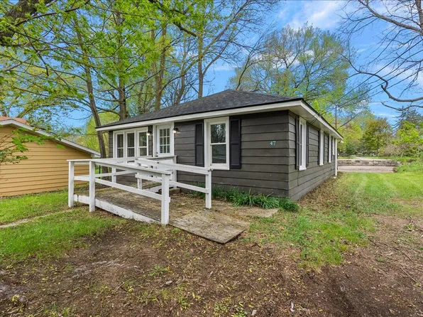 47 Wayne St, Allegan, MI 49010