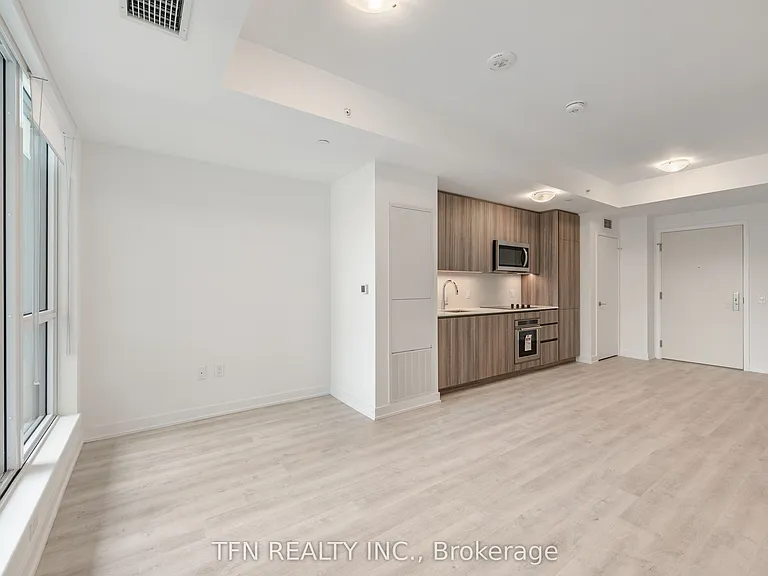 15 Richardson St #411 — Photo 2
